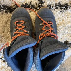 Women's hiking boots 8.5