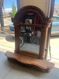 Vanity mirror set