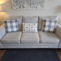Couch  / Sofa With Pillows