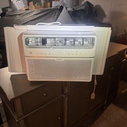TOSHIBA Smart/WiFi window AC unit 10000 BTU