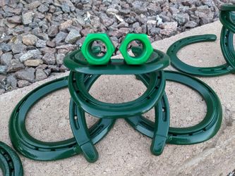 Metal Yard Art, Horseshoe Frogs, 6.5" Tall x 11" Wide