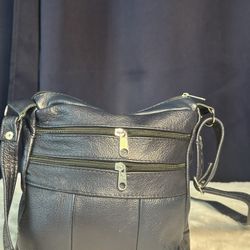 Crossbody O Bolsa Todo En Piel 