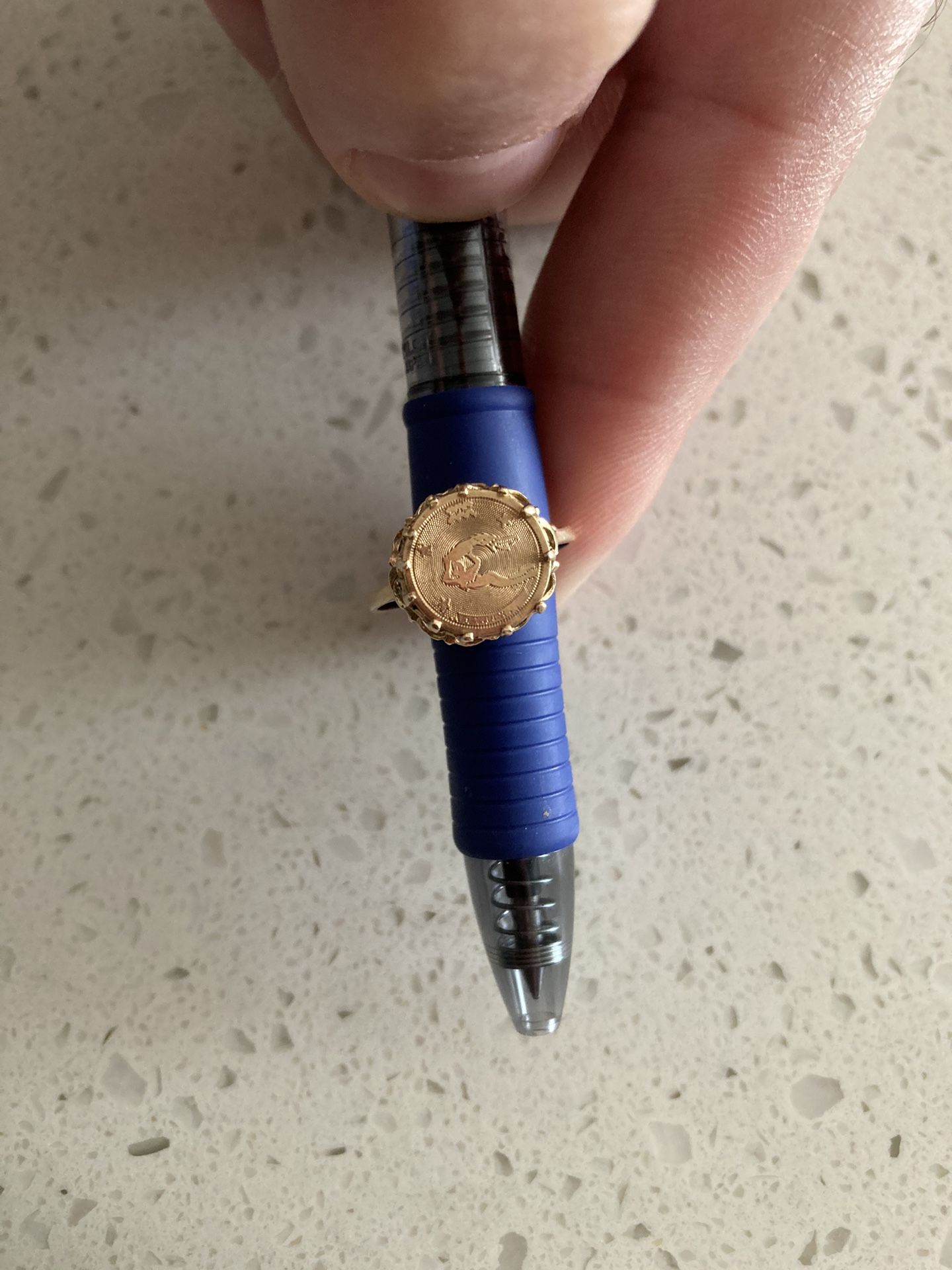 Gold Ring Aquarius