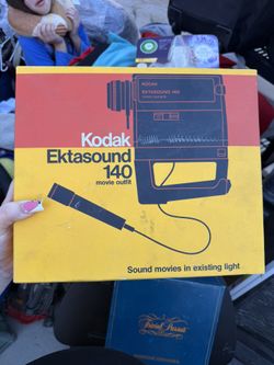 Vintage Kodak Ektasound 140 Super 8 Movie Camera Outfit w/ Original Box