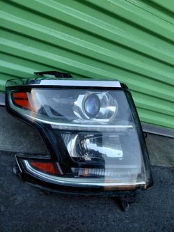 CHEVY TAHOE PASSENGER HEADLIGHT 2015-2016-2017-2018-2019-2020 /SUBURBAN 2016-2019
