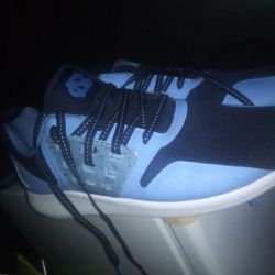 UNC Tar heels Team Iss. Shoes