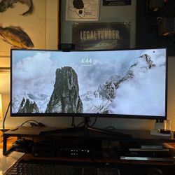 Viotek 1440p 144Hz Ultrawide monitor