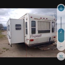 Travel Trailer  32 Ft   Live In It If Needed E Z