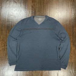 Blue long sleeve crewneck sweater