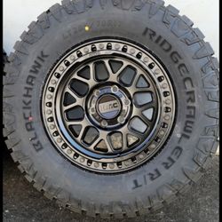 17" KMC rims w/ 32" Rudgecrawler Tires 