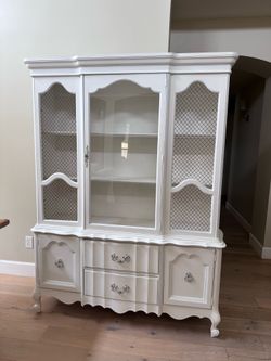 White Hutch