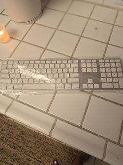 Apple Aluminum Wired Keyboard
