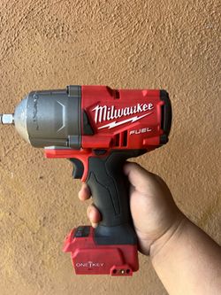 Milwaukee M18 FUEL ONE-KEY 18V Lithium-Ion Brushless Cordless 1/2 in. Impact Wrench with Friction Ring (Tool-Only)