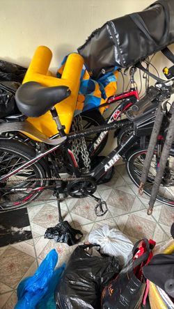 Arrow Mountain Bike Black and Red