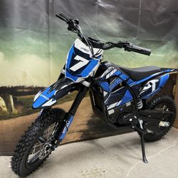 1600 W  E Dirt Bike 30 Mph 20 Miles Per Charge We Are Open 24th 9am 1pm  Huge Last Day Sales 