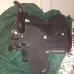 Abetta Saddle 