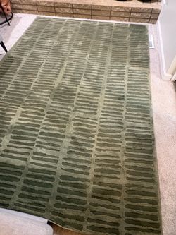 Like New 6’3x9 Olive Green Washable Rug
