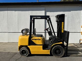 Komatsu Pneumatic Tire Forklift