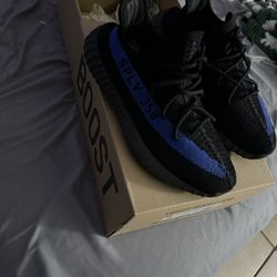 Yeezy 350 V2 Dazzlingly Blue