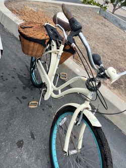 Schwinn Beach Cruiser