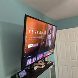 46 " Tv With Wall Mount + Roku Stick