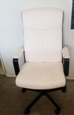 DESK CHAIR ( ADJUSTABLE ) NORMAL USED 