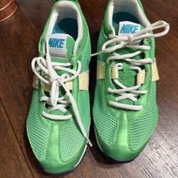 Nike Women Sneaker Size 10