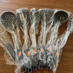 Brand New 7 Piece Silicone Utensil Set (No Tongs)