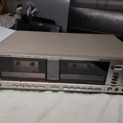 REALISTIC VINTAGE DUAL CASSETTE PLAYER & RECORDER 