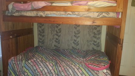 Wooden Bunk Bed With 2 Mattresses