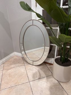 Designer oval wall mirror, decorative, decor, fancy 30W x40H