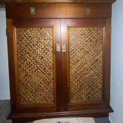 Wooden Wine Cabinet 