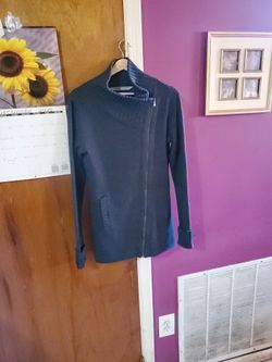 ALMOST NEW AUTHENTIC ATHLETA CHILL FACTOR HIGH NECK COLLAR FULL ZIP UP  WOOL BLEND SWEATER, WOMEN'S SIZE MEDIUM. 