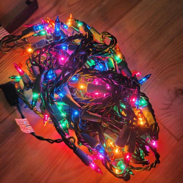 Decorative lighting string Mulricolor 150 bulbs

Outdoor and indoor 

150 bulbs 

13 $

#light_5
