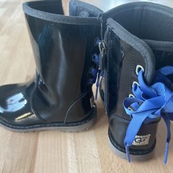 UGG Leather High GlossBoots Girl Size 8 Toddler 