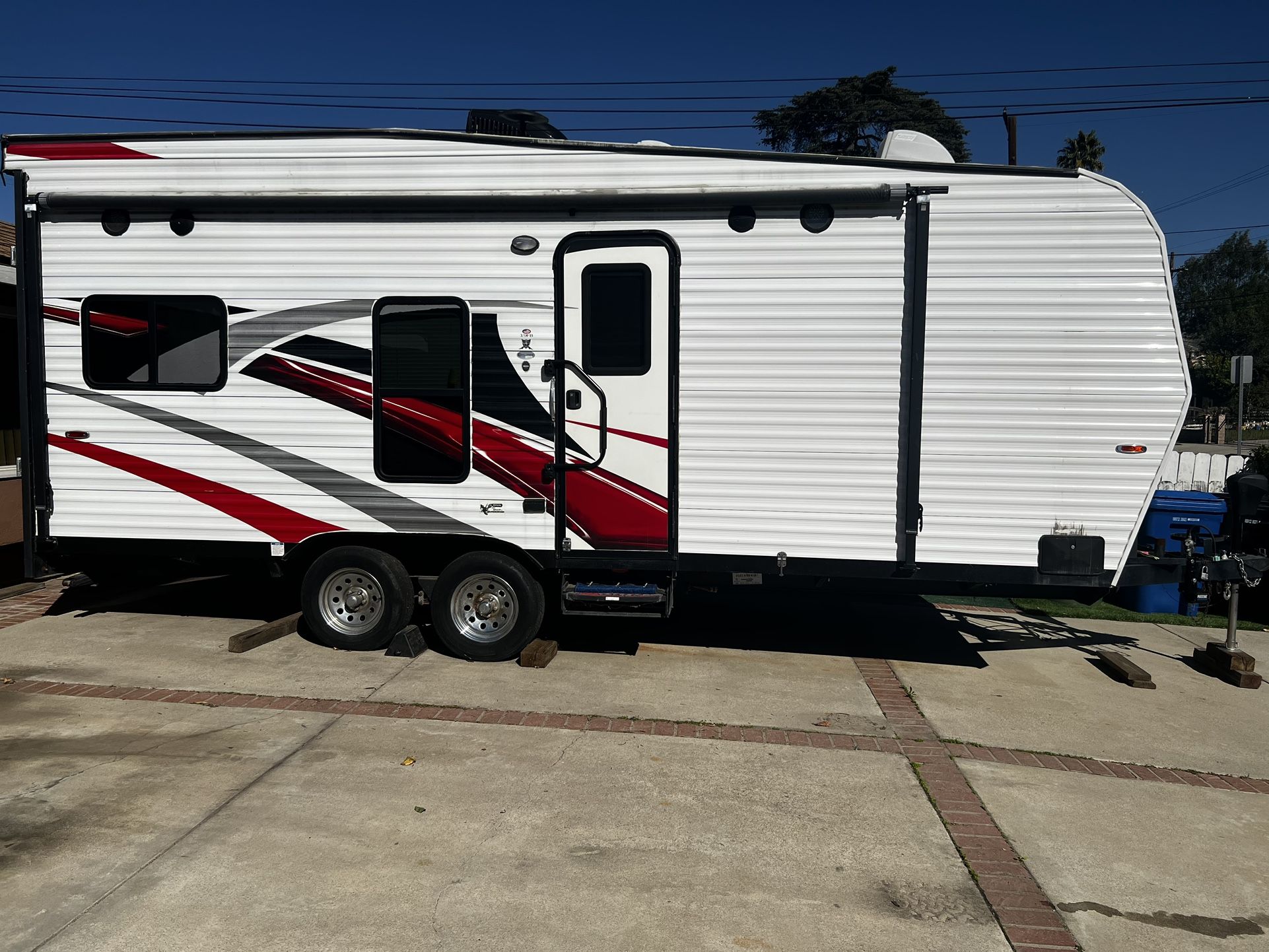 2016 Attitude Eclipse Toy Hauler for Sale!