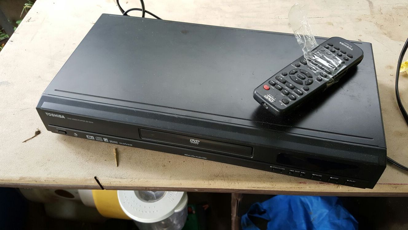 Dvd player with remote
