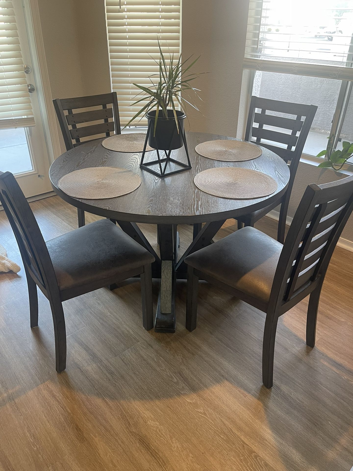 Dining Table With Matching Bar Stools