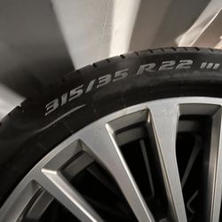 4 Tire And  Rim 22 inch tires BMW X7 2024