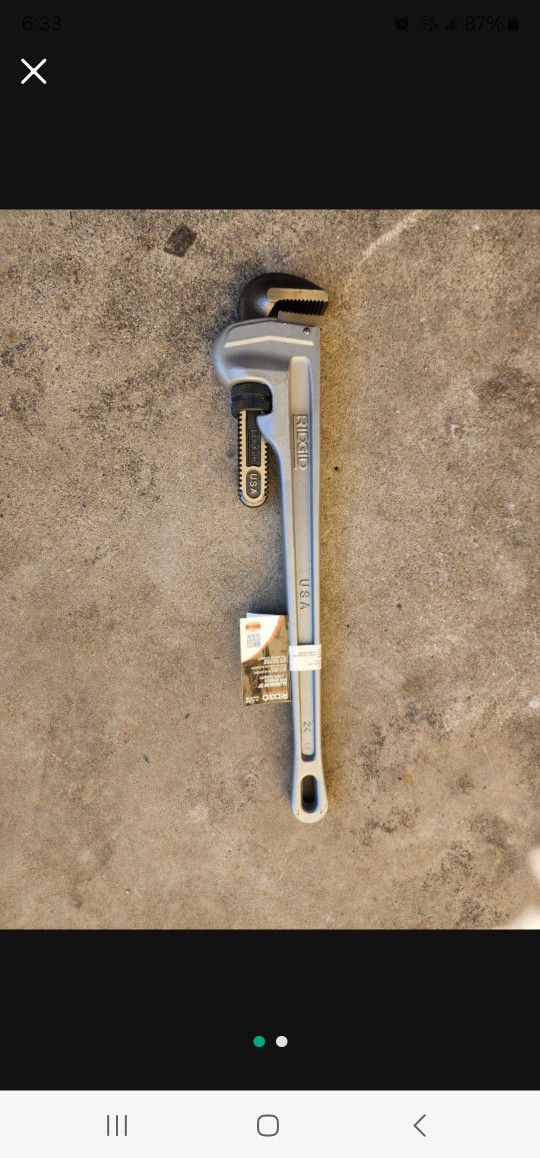 RIDGID 31105 Model 824 Aluminum Straight Pipe Wrench, 24-inch Plumbing Wrench, grey  