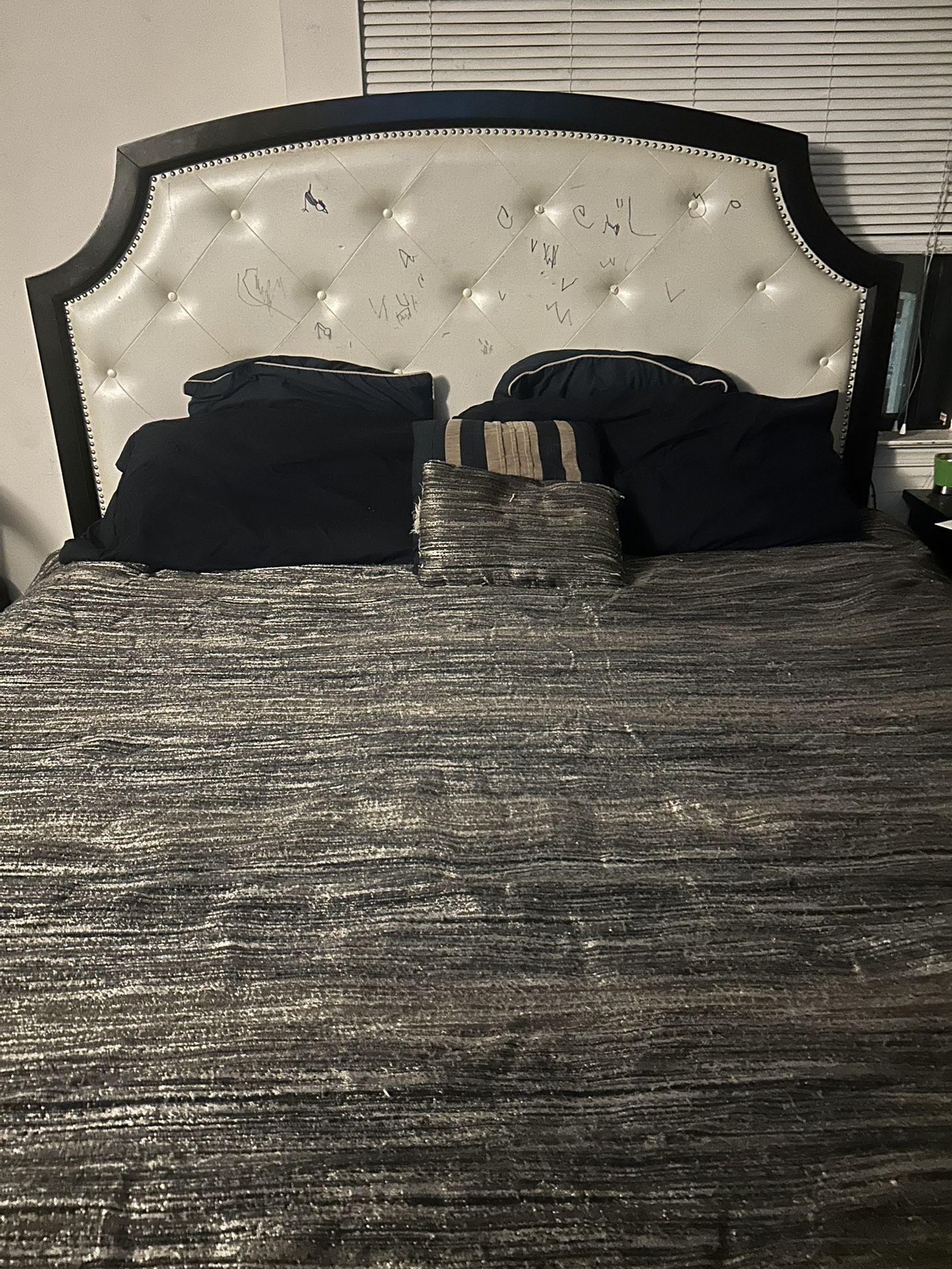 King Bedroom Set – Bed, Dresser w/ Mirror, Chest, Nightstand