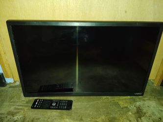 24" visio smart TV w/remote