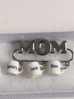 MOM PIN BROOCH 😍😍