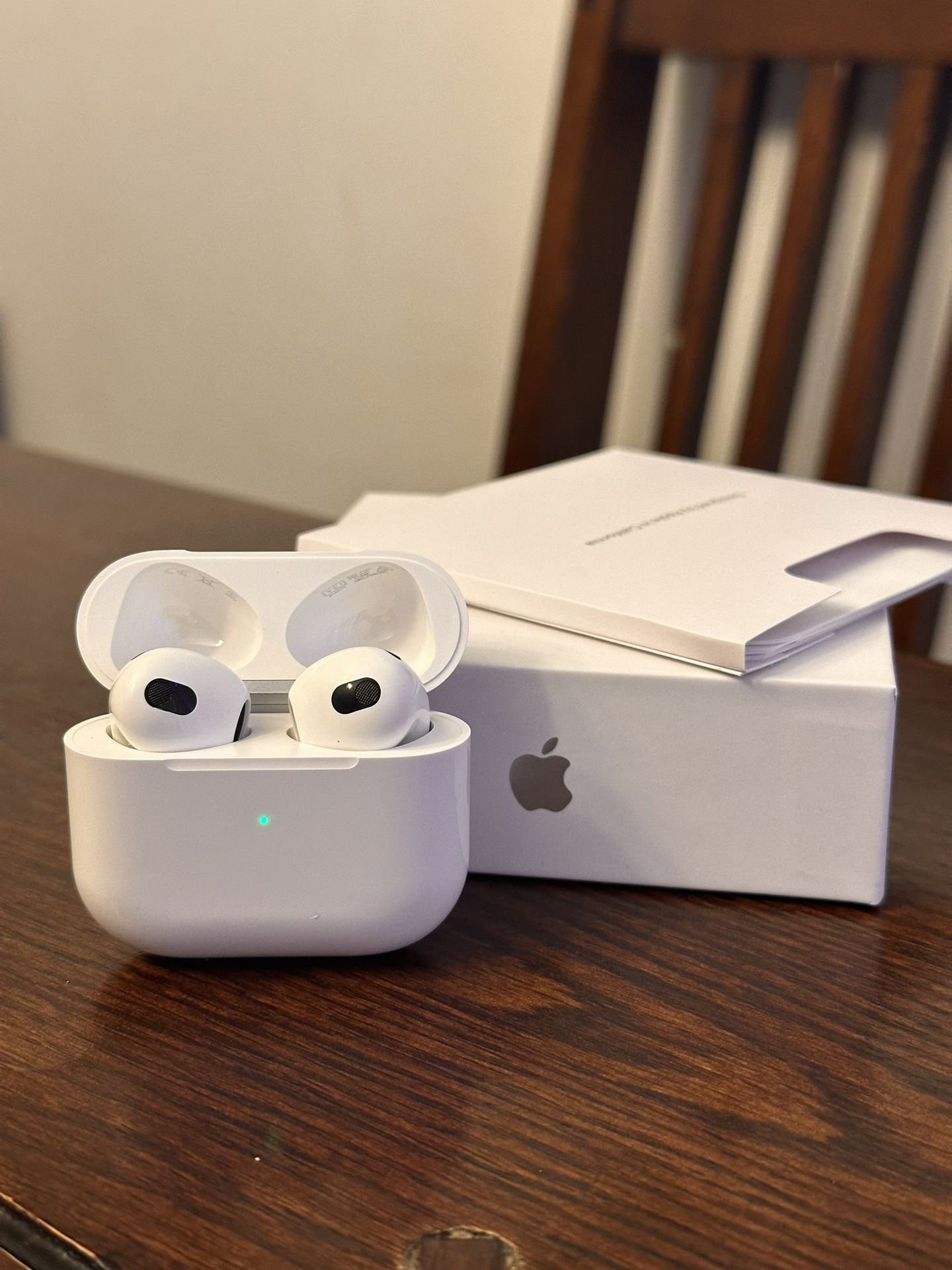 Apple AirPods : 3rd Generation 
