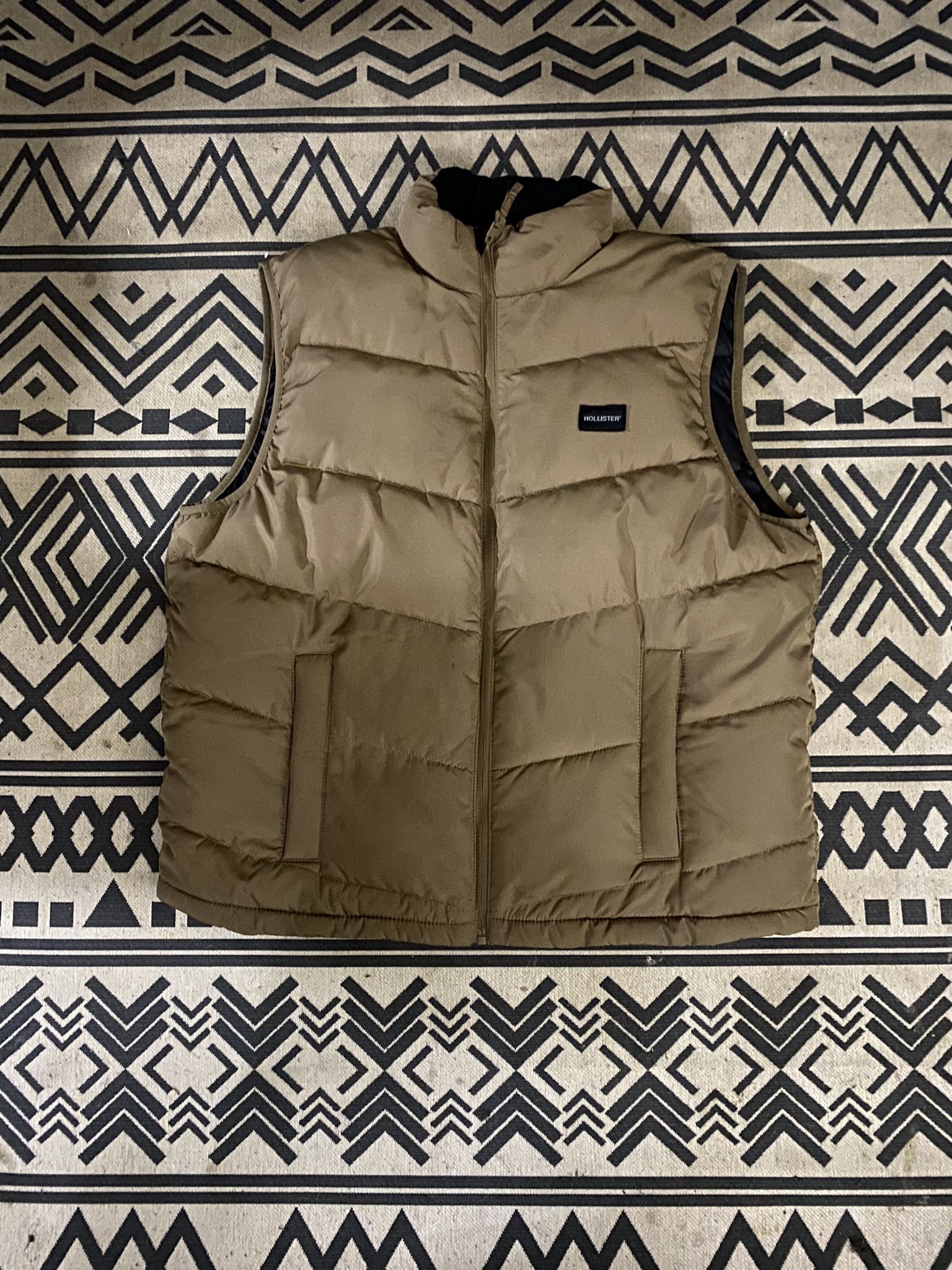 Hollister Puffer Vest