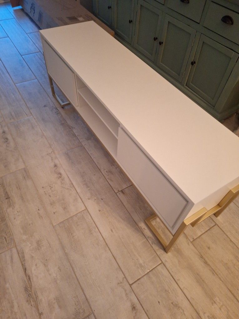 Modern Media Console