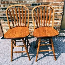 PAIR Vintage Solid Oak Windsor Swivel Bar Stools w/ Back by The Boling Co. (30" Seat Height)A Pair of High-Quality, Vintage Bar Stools
For sale is a b