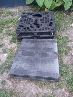 Plastic pallets