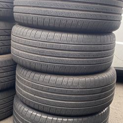 225/40R18 Marca Pirelli Usadas En Muy Buenas Condiciónes De Vida$