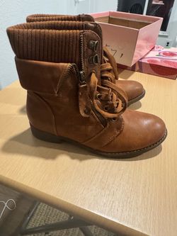Via Pinky Women's Shoes Size 7 New In Box.